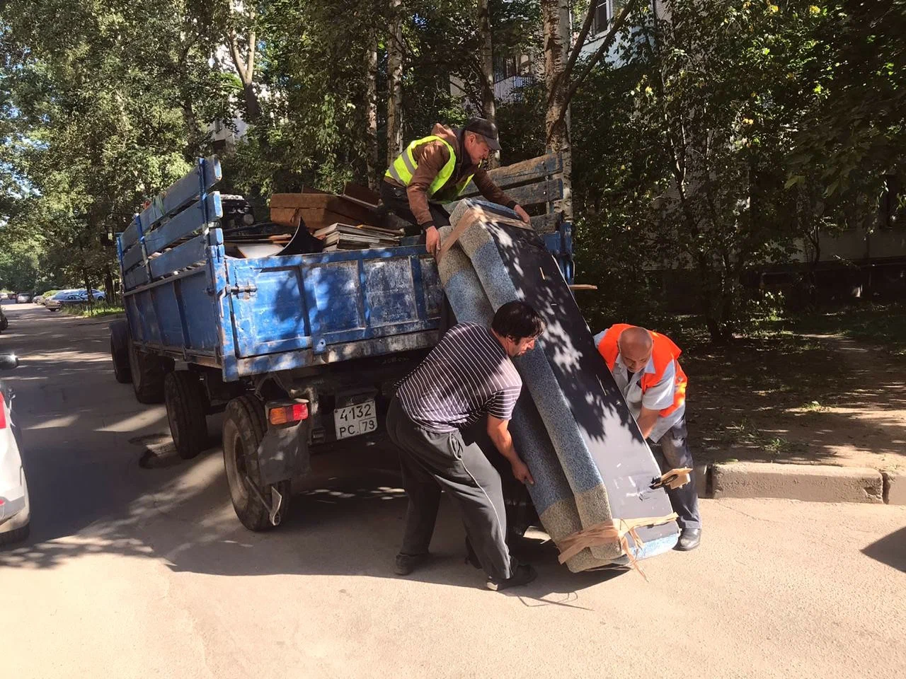 Профессиональный вывоз крупногабаритного мусора в Изобильном в октябре