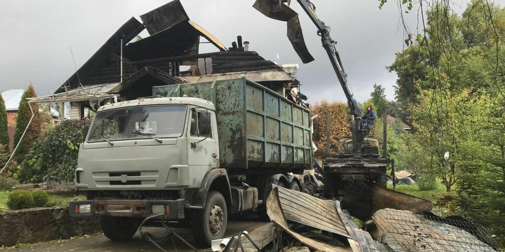 Вывоз мусора после пожара с утилизацией в Изобильном в октябре
