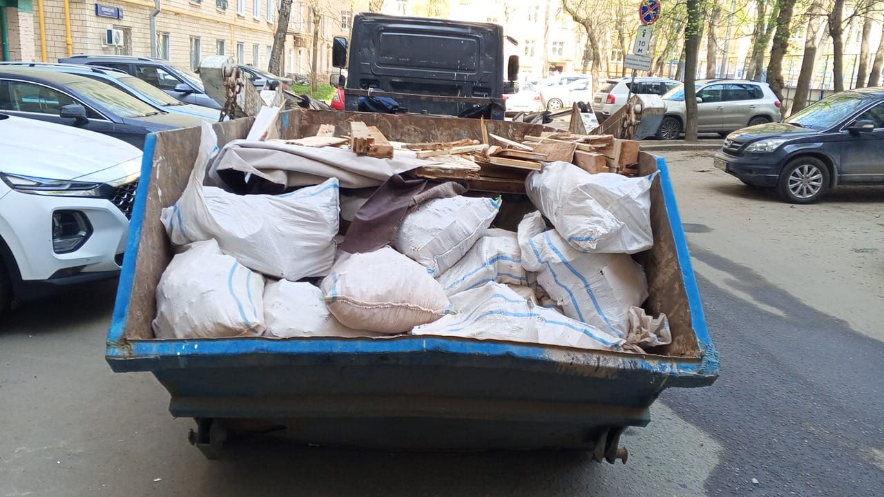 Вывоз мусора из магазина в Изобильном в октябре