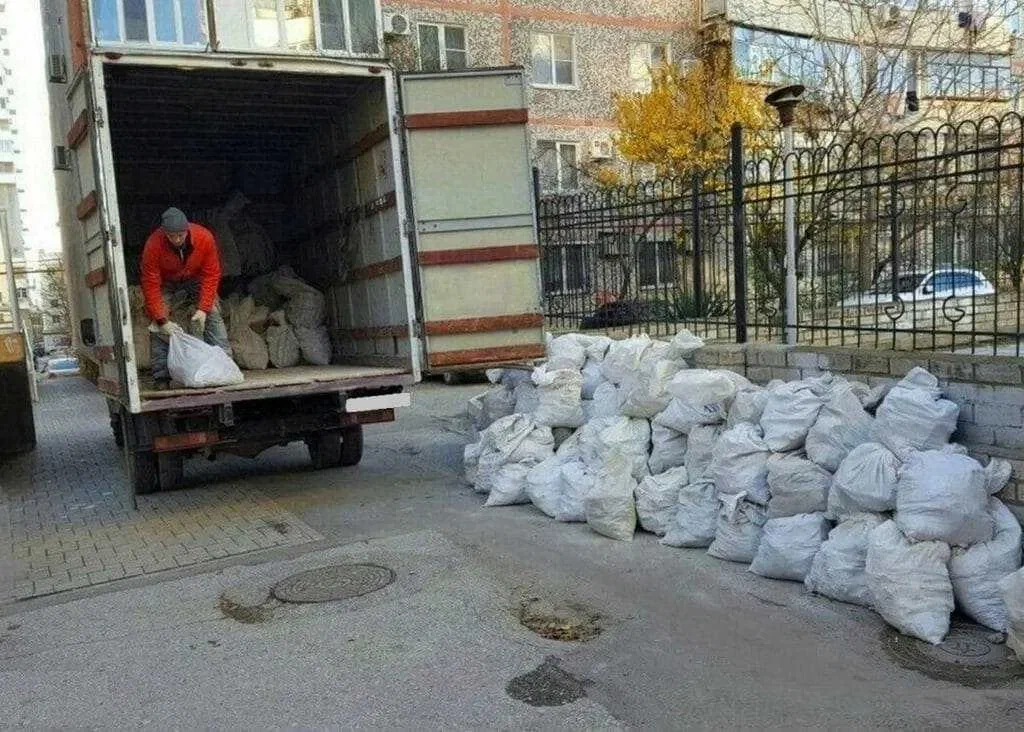 Вывоз мусора после переезда в Изобильном в октябре