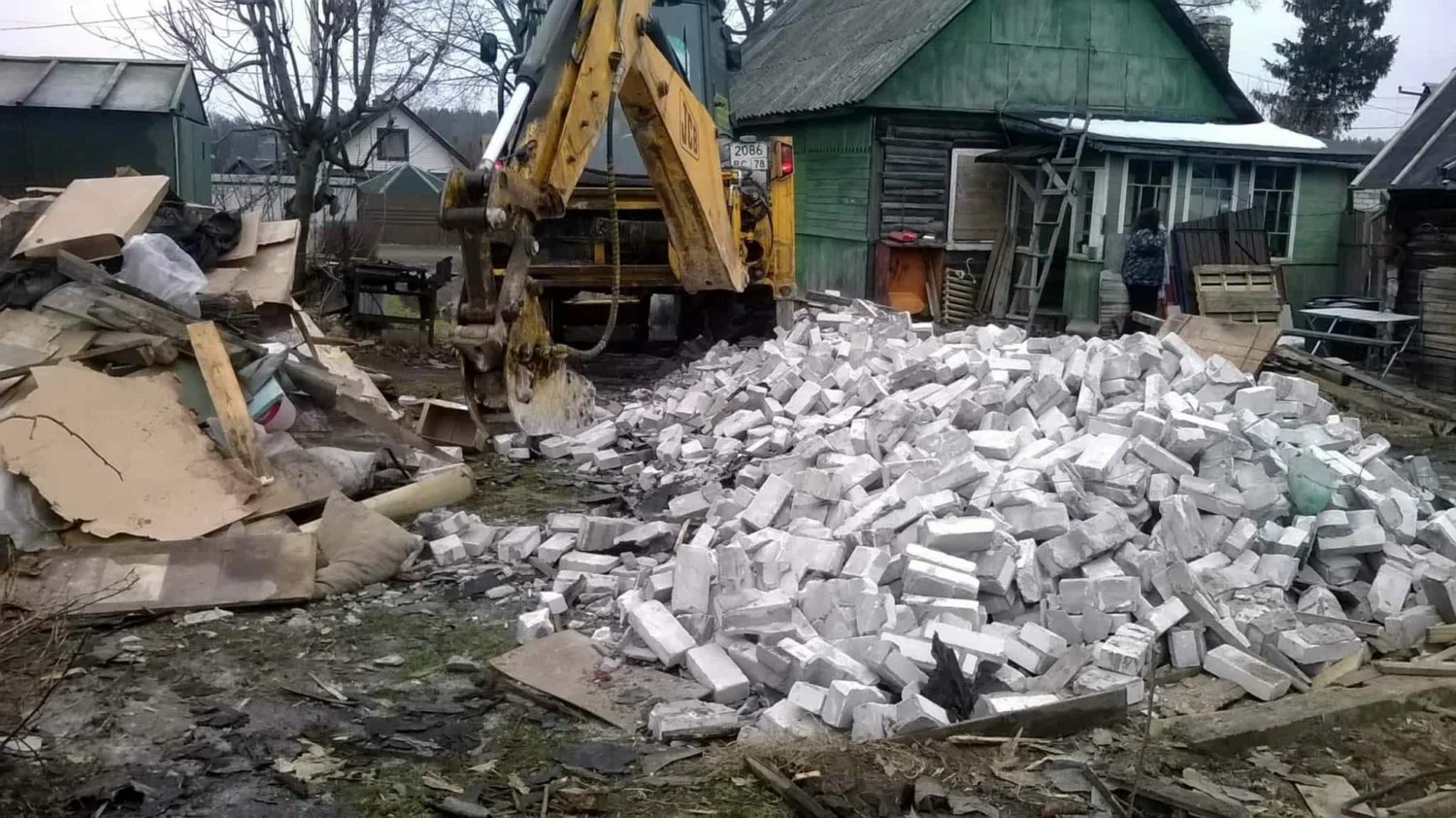 Вывоз мусора после сноса здания в Изобильном от ПроМусор – цена от 5194 руб., утилизация и уборка стройотходов