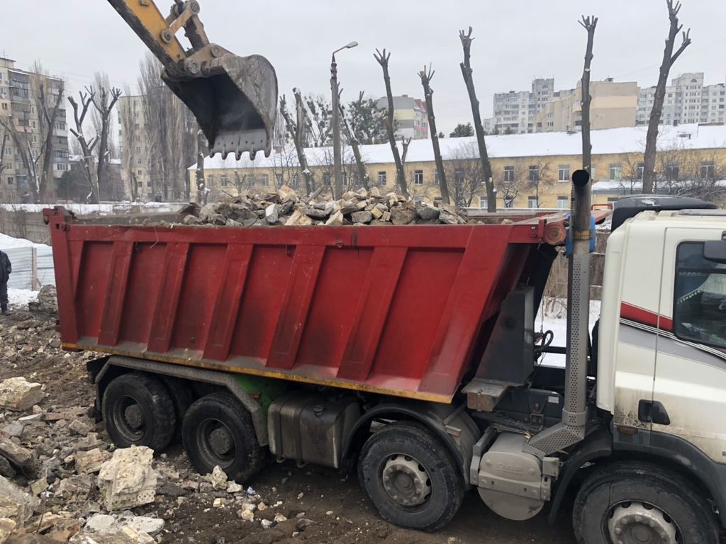 Вывоз мусора Камазом в Изобильном в октябре