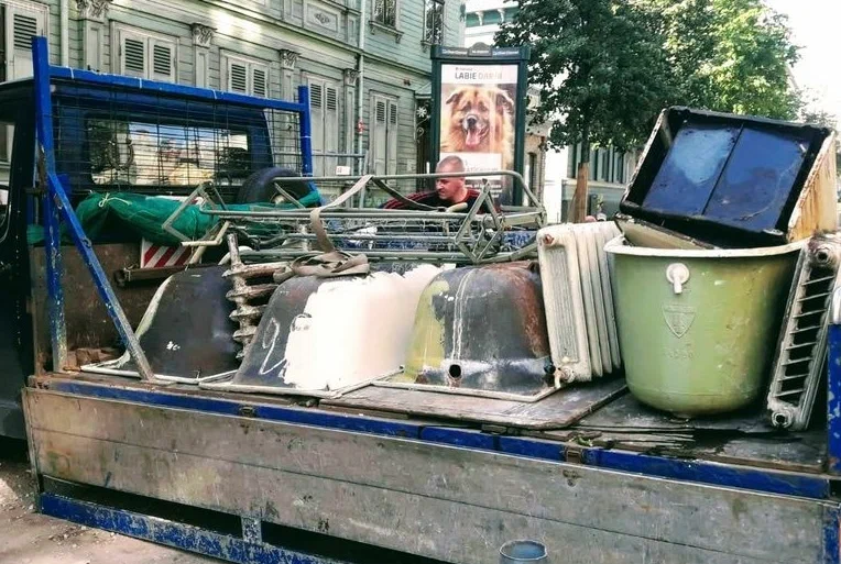 Вывоз старой сантехники в Изобильном от ПроМусор: быстро, недорого от 571 руб., утилизация и грузчики