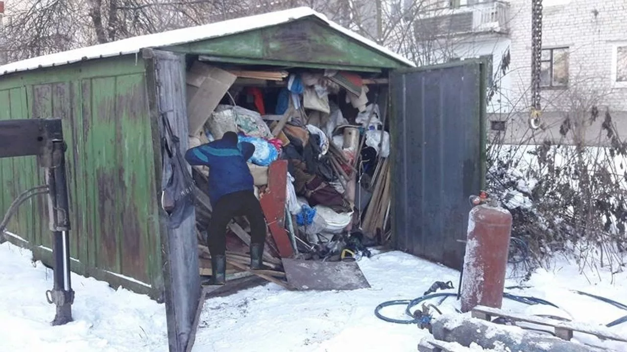Вывоз мусора из гаража с гарантией чистоты в Изобильном в октябре
