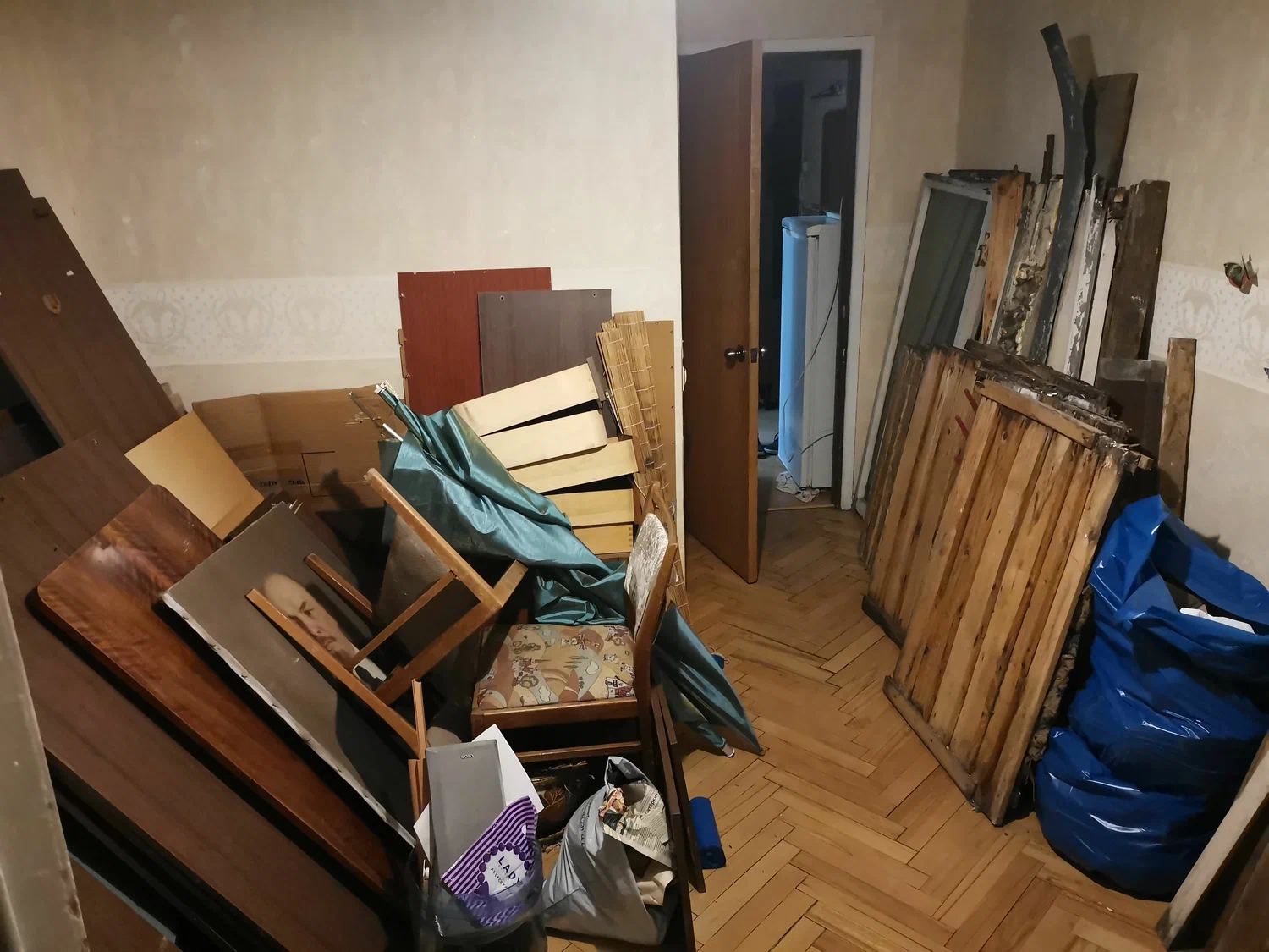 Демонтаж мебели с вывозом и утилизацией в Изобильном в октябре